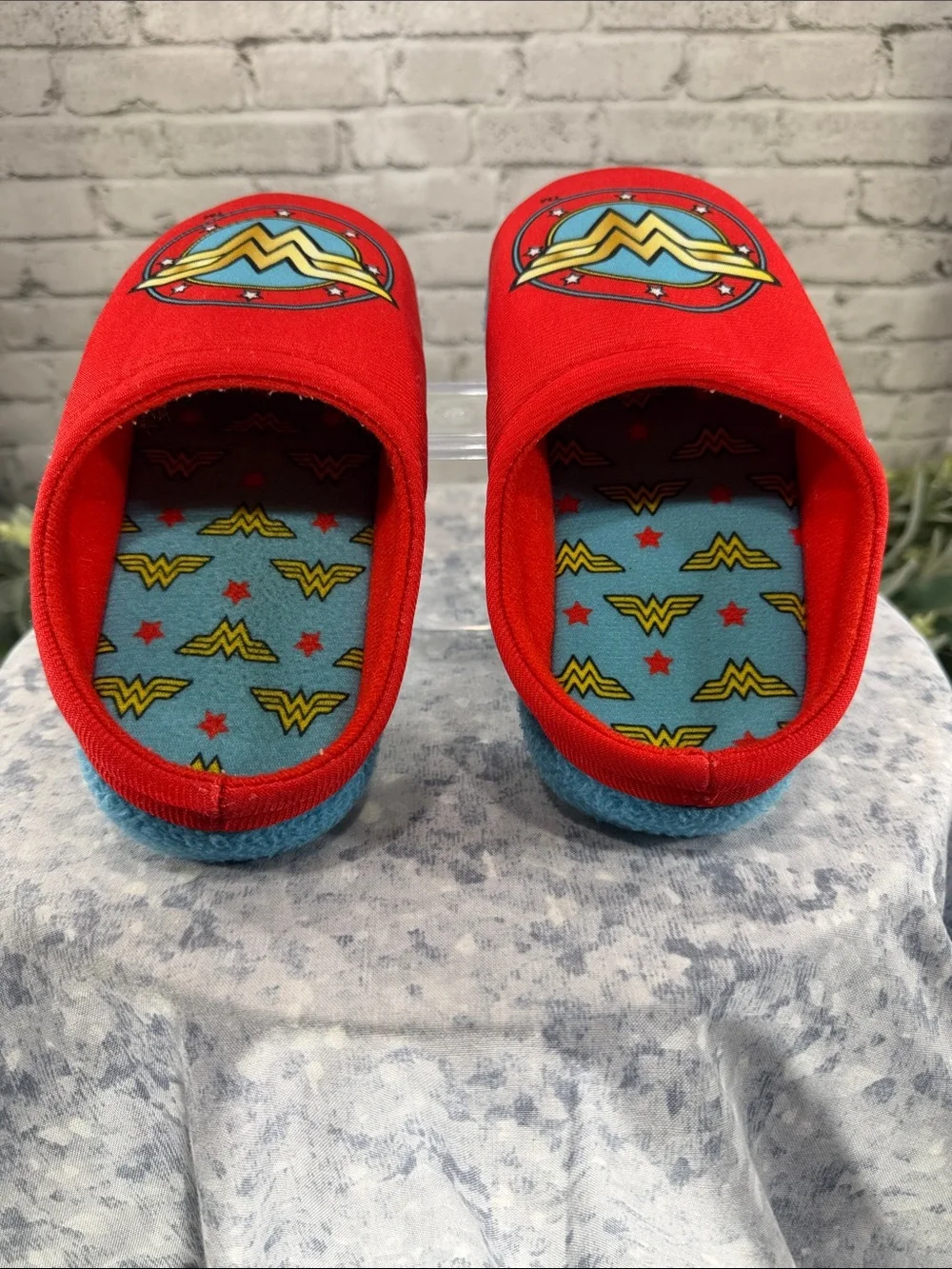 WONDER WOMAN Red Blue Gold Closed Toe Step-in Character Slipper Girls 13❤️GUC